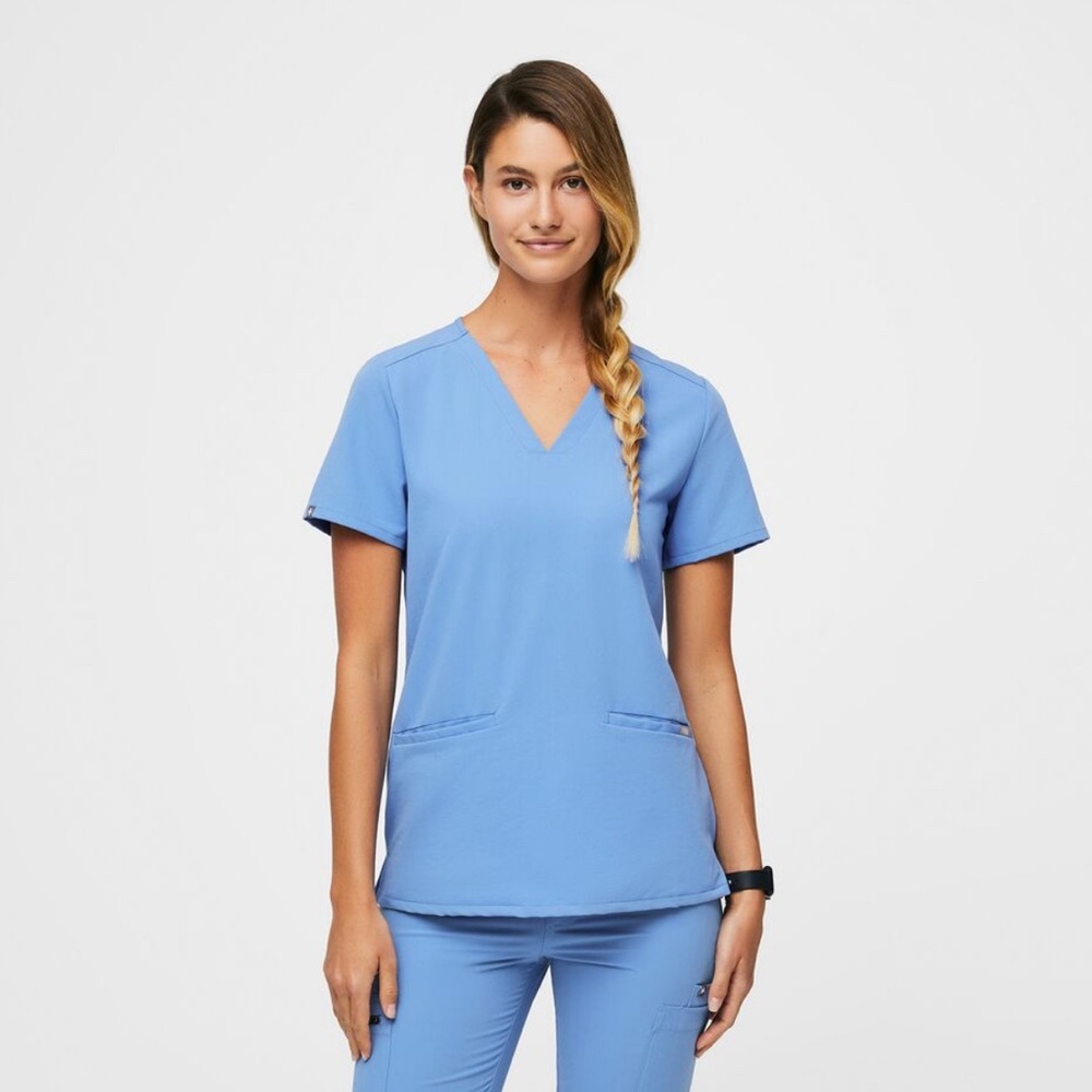 Figs Casma Three Pocket Scrub Top - Ceil Blue (M)